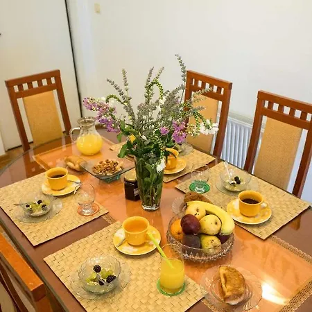 Mediterrano Pool & Tavern Mostar فيلة *