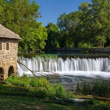 Mediterrano Pool & Tavern Mostar Buna