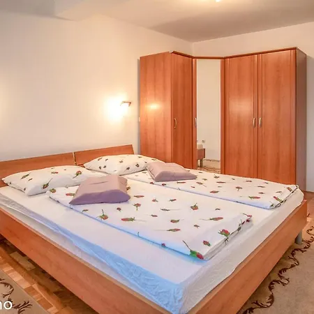 Mediterrano Pool & Tavern Mostar فيلة *