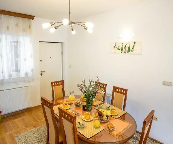 Mediterrano Pool & Tavern Mostar فيلة