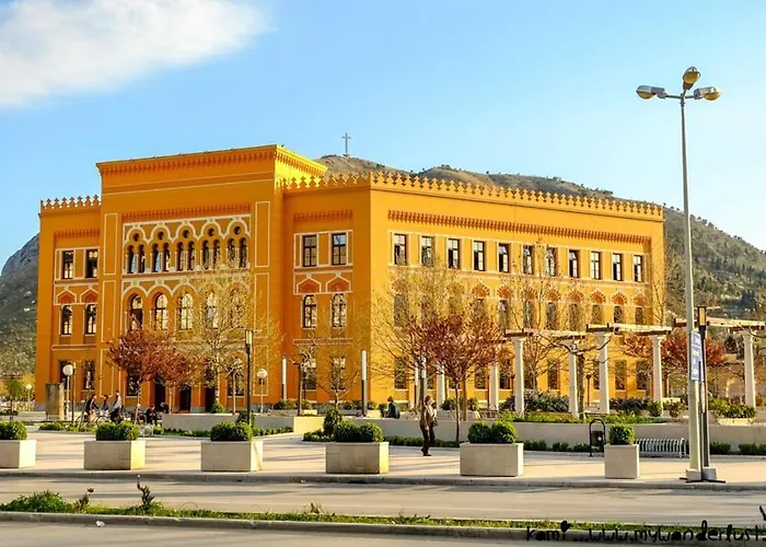 Mediterrano Pool & Tavern Mostar فيلة *