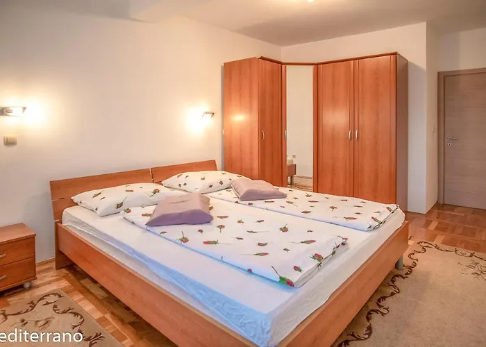 Mediterrano Pool & Tavern Mostar فيلة *