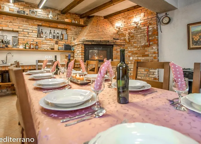 Mediterrano Pool & Tavern Mostar Villa *